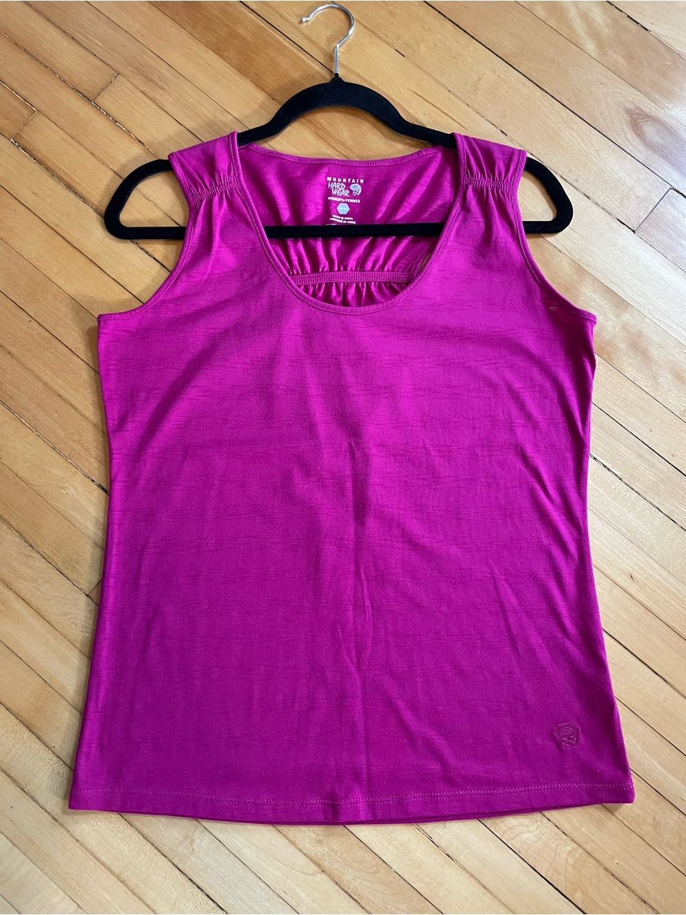Mountain Hardwear Tank Top Ruched Back Athleisure Loungewear Workout Gym Magenta